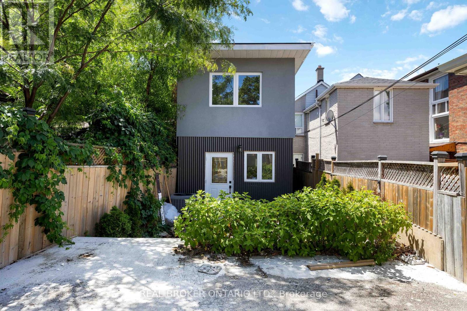 75 Harvie Avenue, Toronto (Corso Italia-Davenport), Ontario  M6E 4K4 - Photo 48 - W12408081