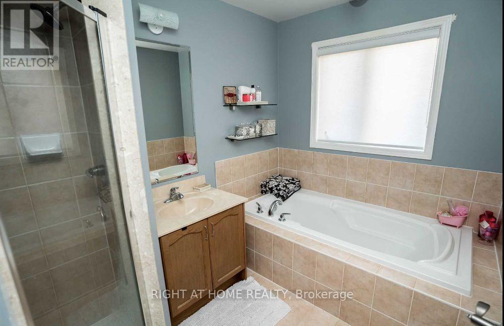 91 Templehill Road, Brampton, Ontario  L6R 3S1 - Photo 17 - W12408105