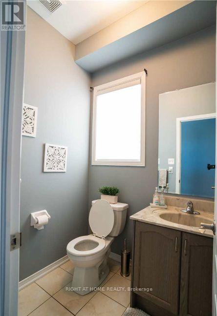 91 Templehill Road, Brampton, Ontario  L6R 3S1 - Photo 4 - W12408105