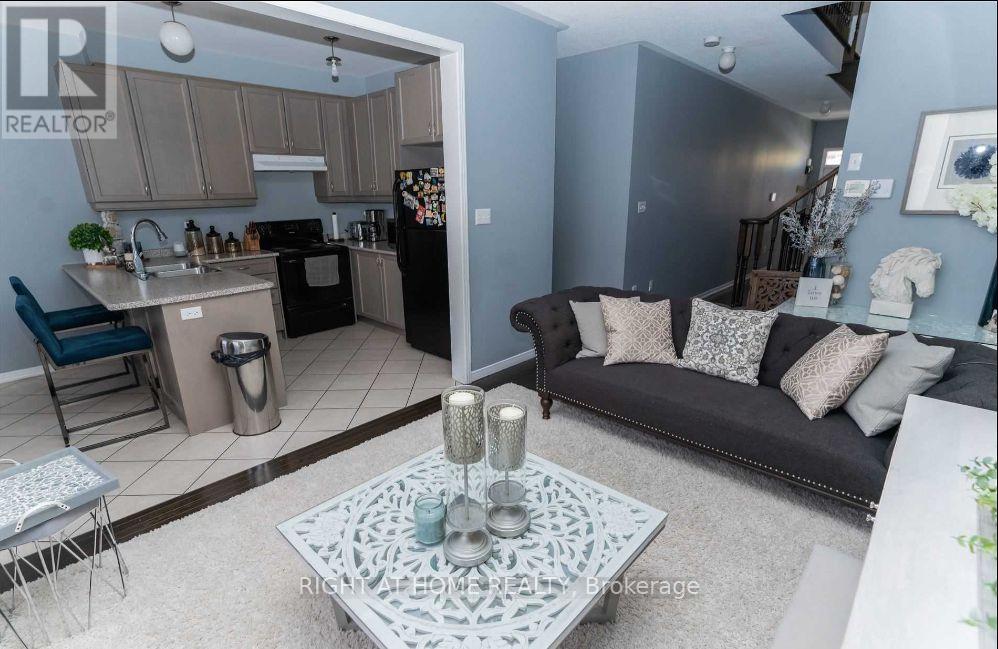 91 Templehill Road, Brampton, Ontario  L6R 3S1 - Photo 7 - W12408105