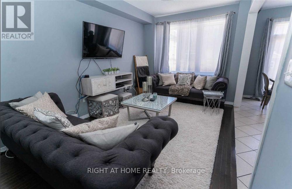 91 Templehill Road, Brampton, Ontario  L6R 3S1 - Photo 8 - W12408105