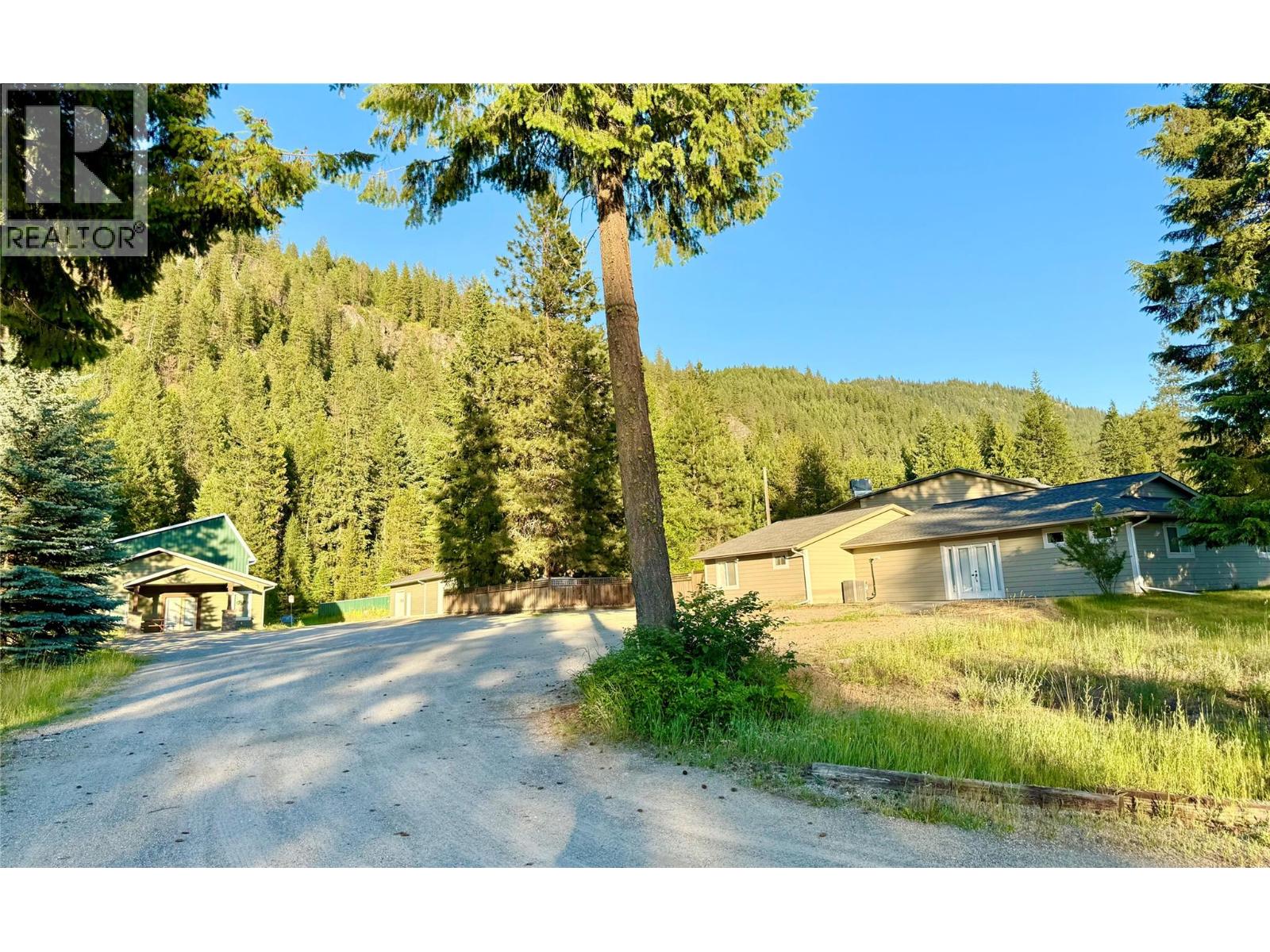 1700 Sandner Frontage Road, Christina Lake, British Columbia