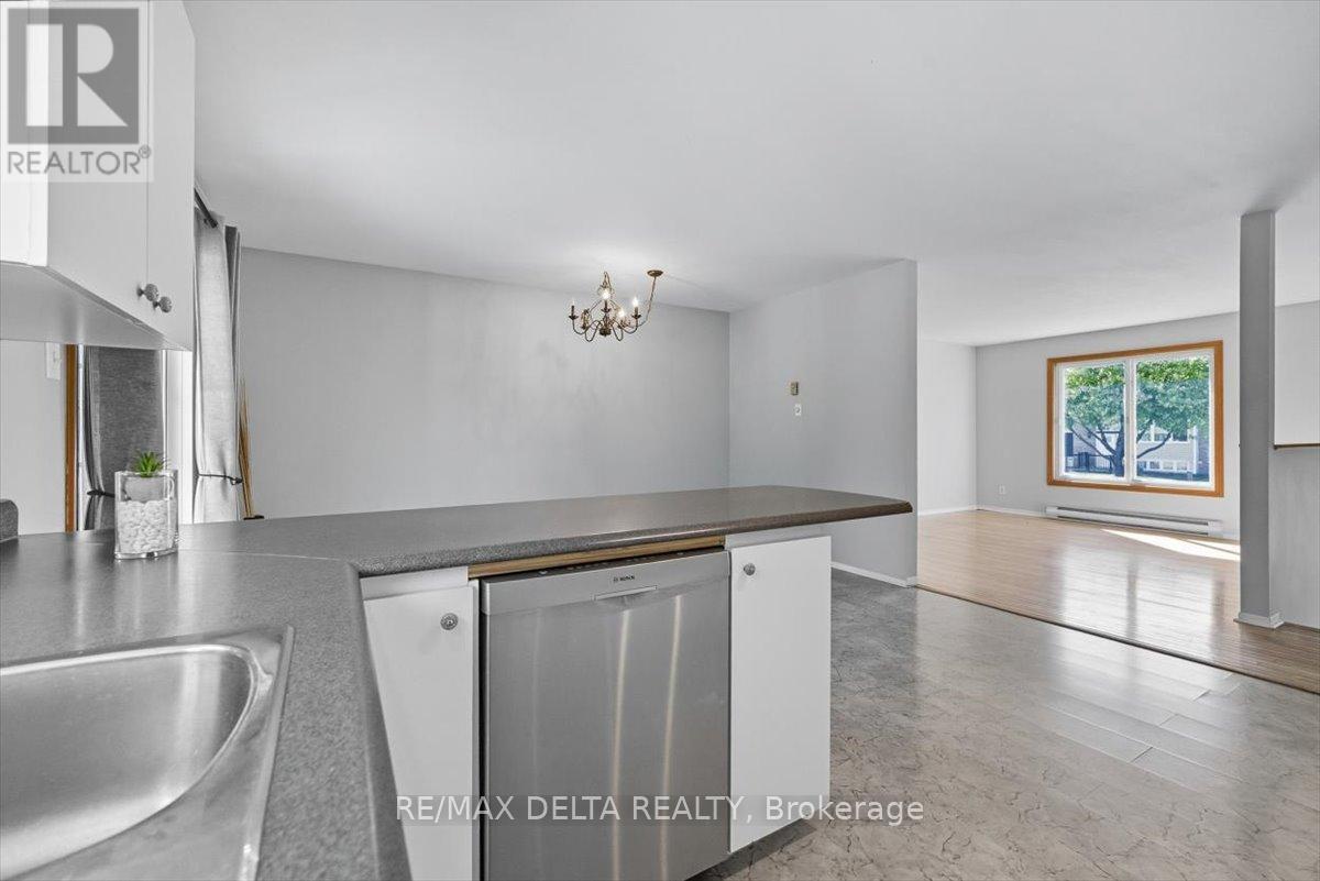 2768 Julie Street, Clarence-Rockland, Ontario  K4K 1M3 - Photo 12 - X12408123