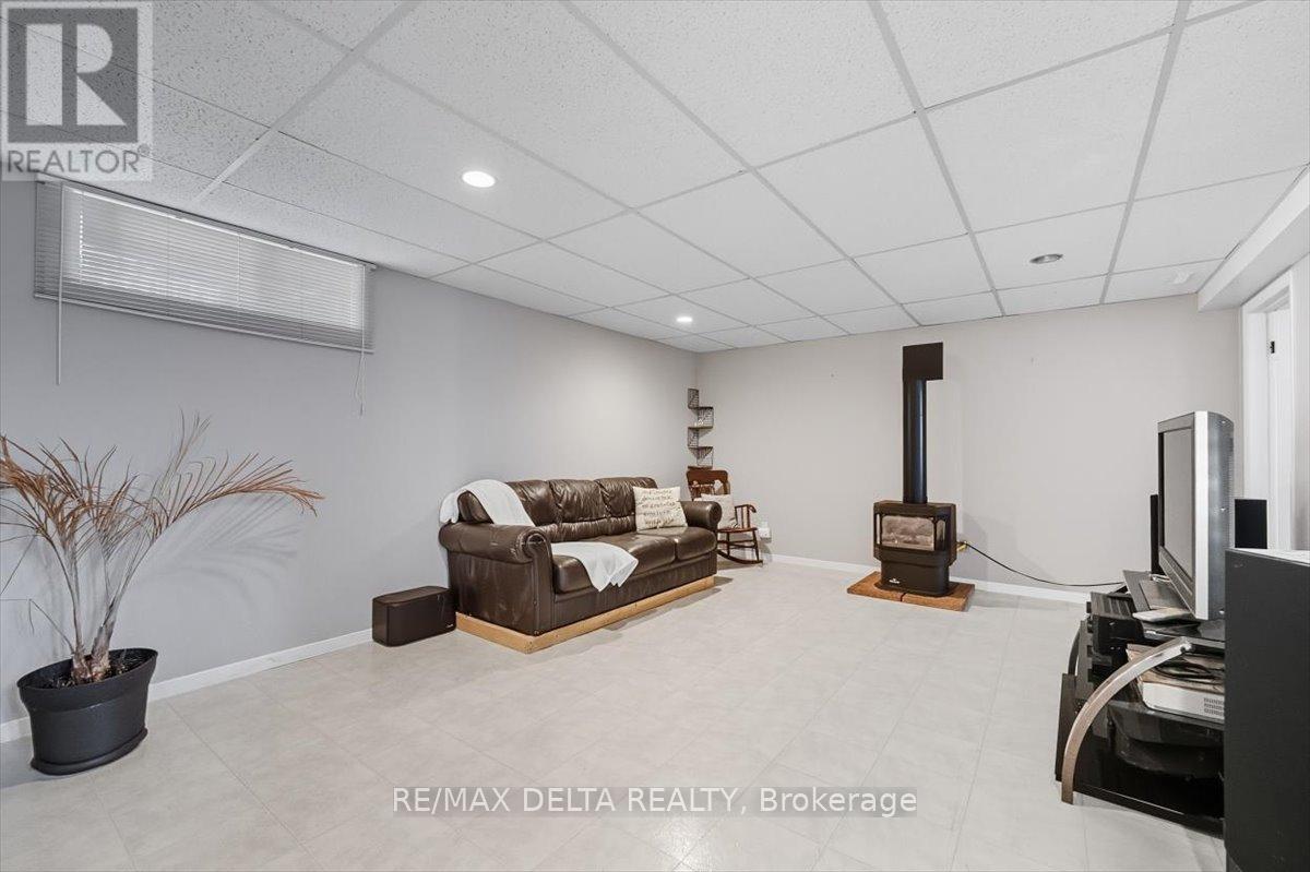 2768 Julie Street, Clarence-Rockland, Ontario  K4K 1M3 - Photo 21 - X12408123