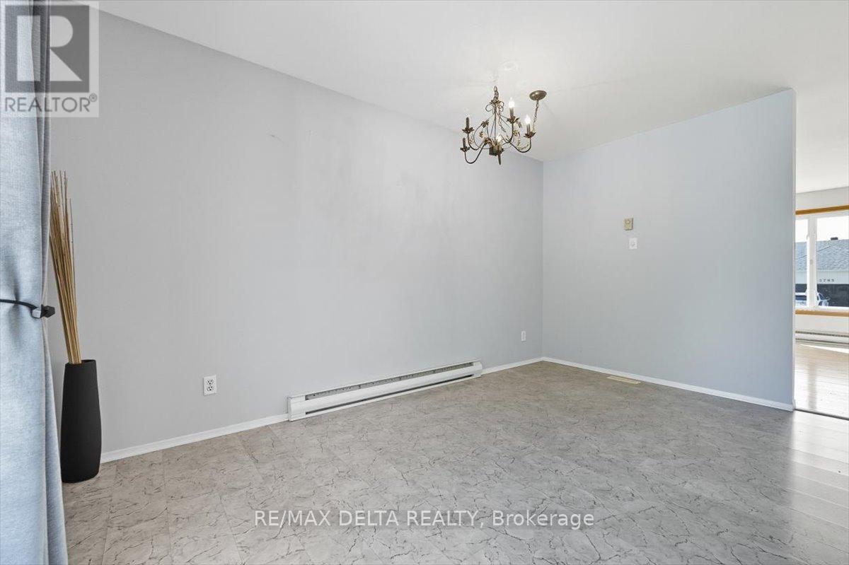 2768 Julie Street, Clarence-Rockland, Ontario  K4K 1M3 - Photo 9 - X12408123