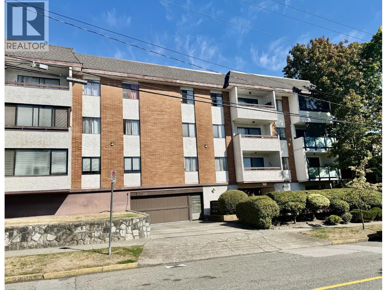 212 515 ELEVENTH STREET, New Westminster, British Columbia