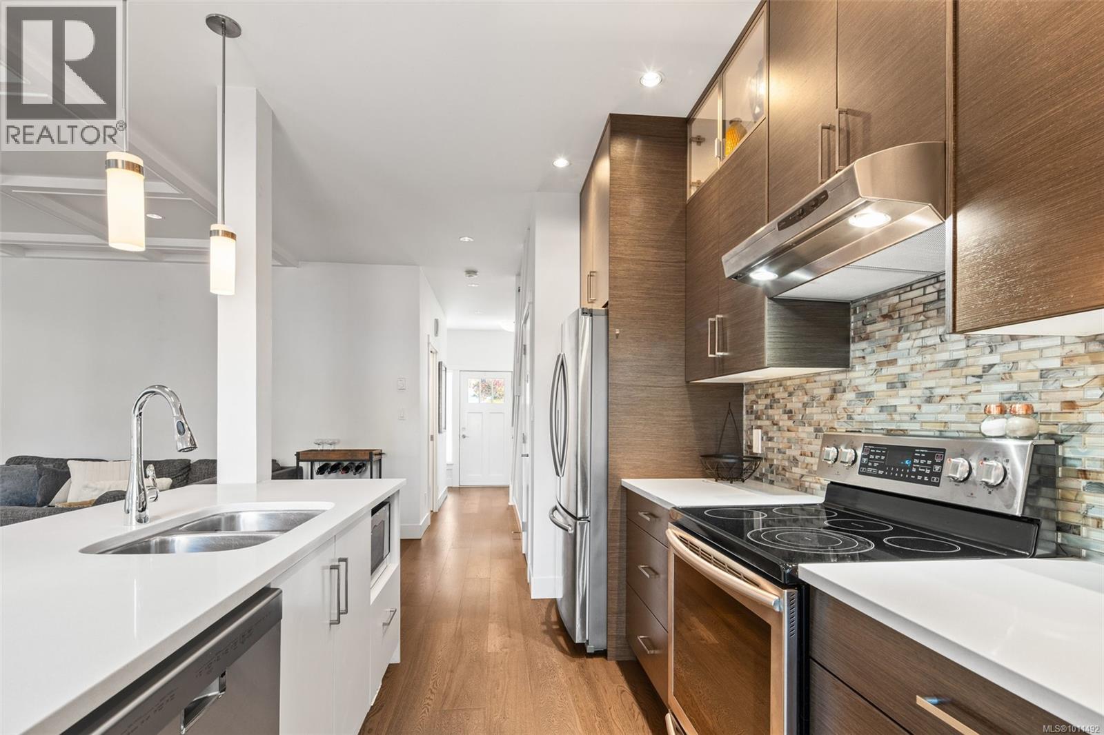 1314 Pembroke St, Victoria, British Columbia  V8R 1V3 - Photo 10 - 1011492