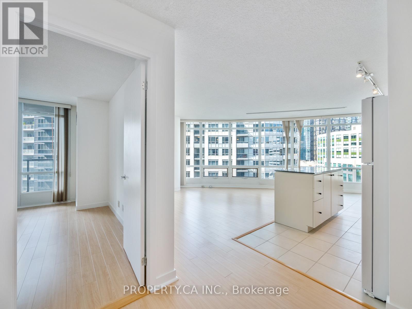 2110 - 361 Front Street W, Toronto, Ontario  M5V 3R5 - Photo 10 - C12408142