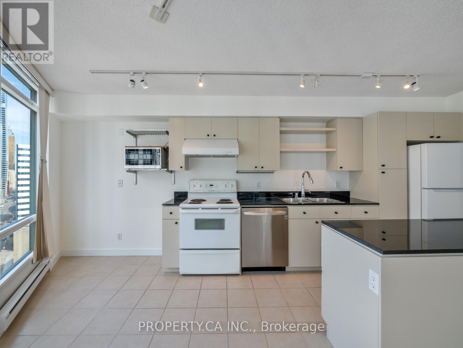 2110 - 361 Front Street W, Toronto, Ontario  M5V 3R5 - Photo 15 - C12408142