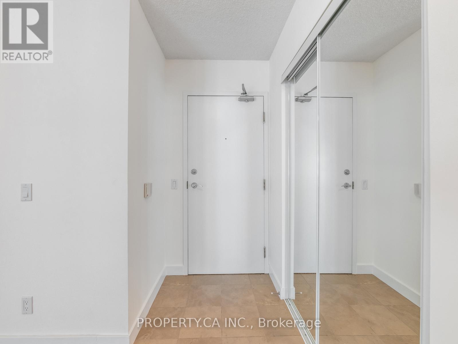 2110 - 361 Front Street W, Toronto, Ontario  M5V 3R5 - Photo 2 - C12408142