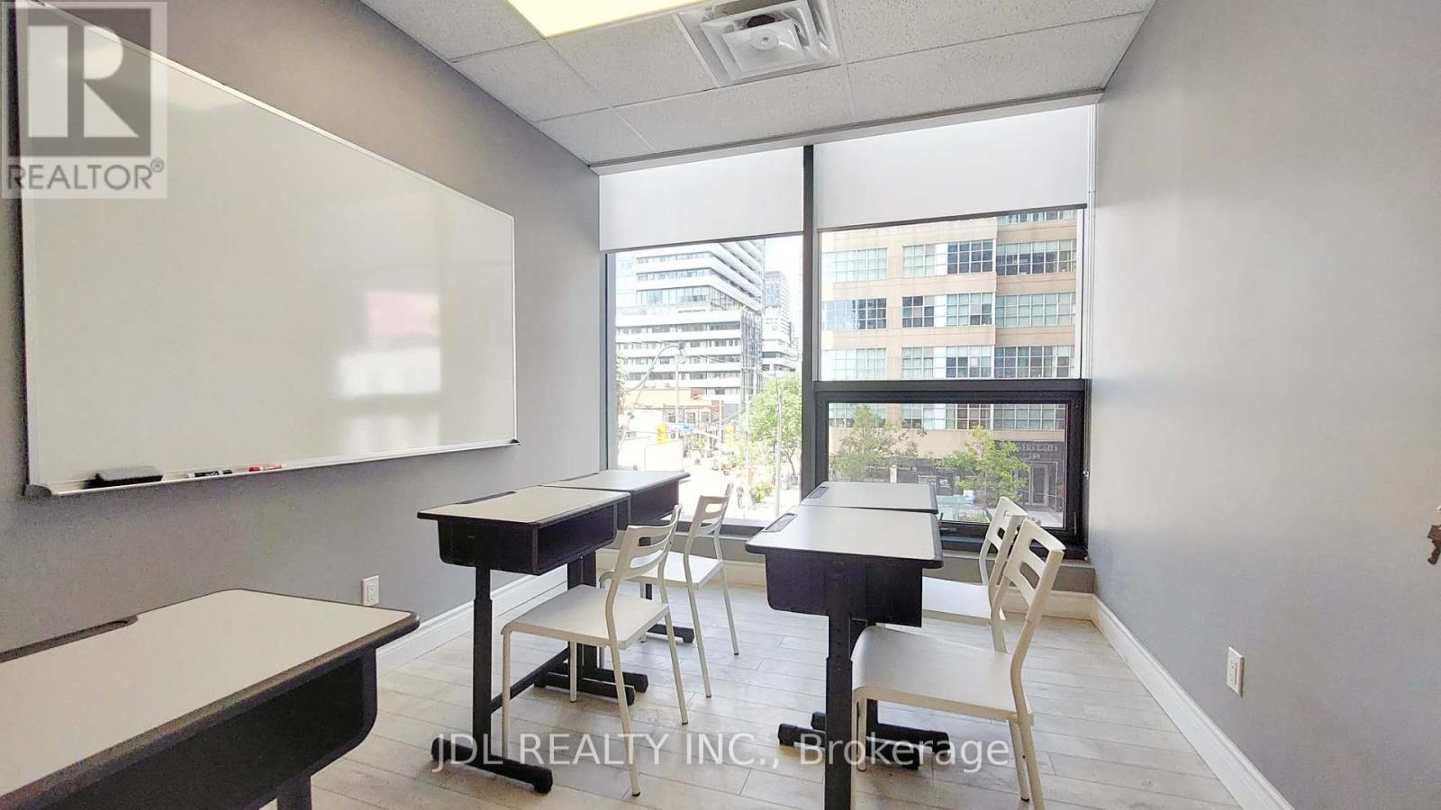 210 - 165 Eglinton Avenue E, Toronto, Ontario  M4P 1J4 - Photo 13 - C12408144