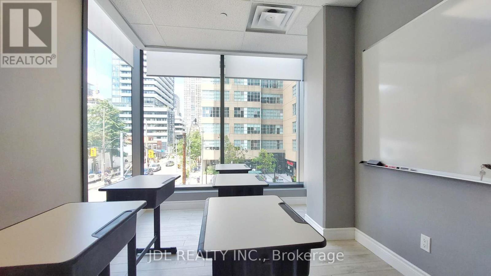 210 - 165 Eglinton Avenue E, Toronto, Ontario  M4P 1J4 - Photo 10 - C12408145