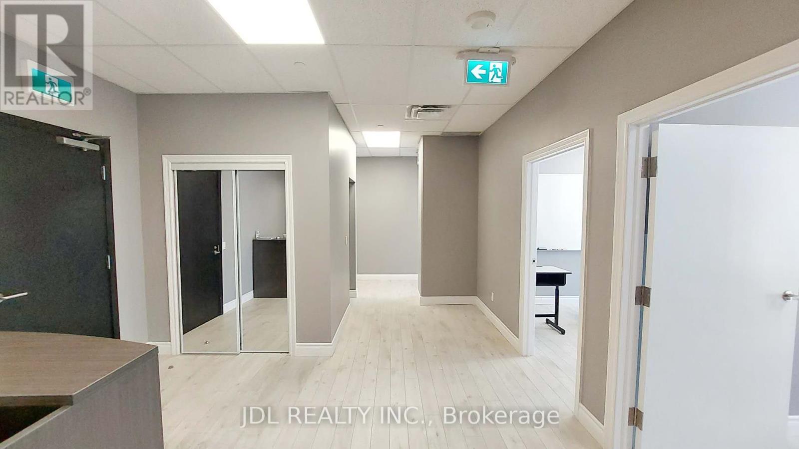 210 - 165 Eglinton Avenue E, Toronto, Ontario  M4P 1J4 - Photo 14 - C12408145