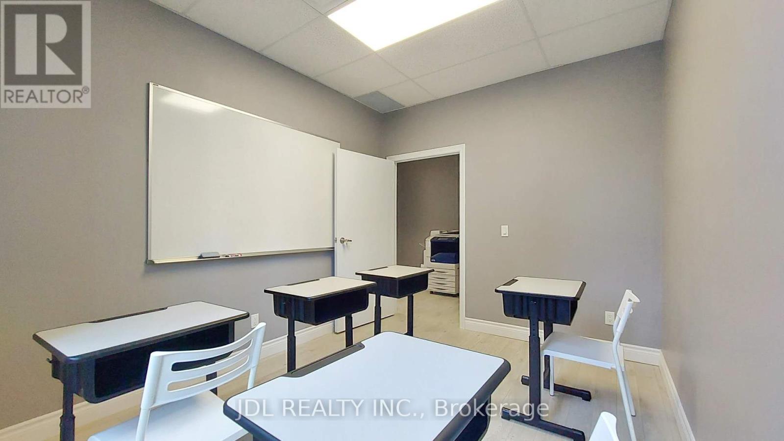 210 - 165 Eglinton Avenue E, Toronto, Ontario  M4P 1J4 - Photo 5 - C12408145