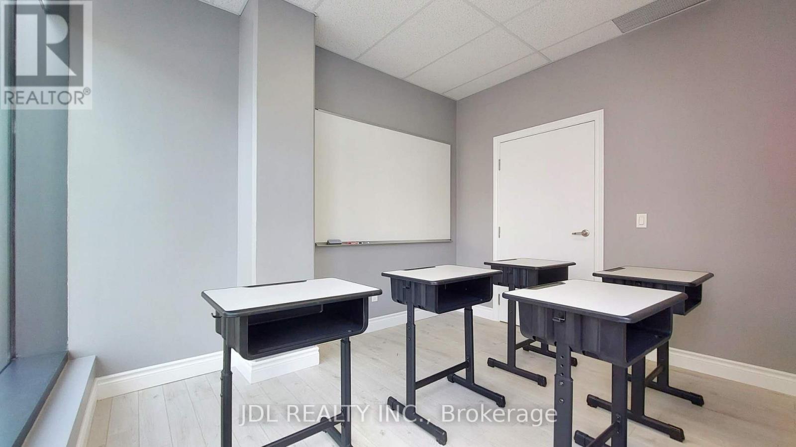 210 - 165 Eglinton Avenue E, Toronto, Ontario  M4P 1J4 - Photo 9 - C12408145