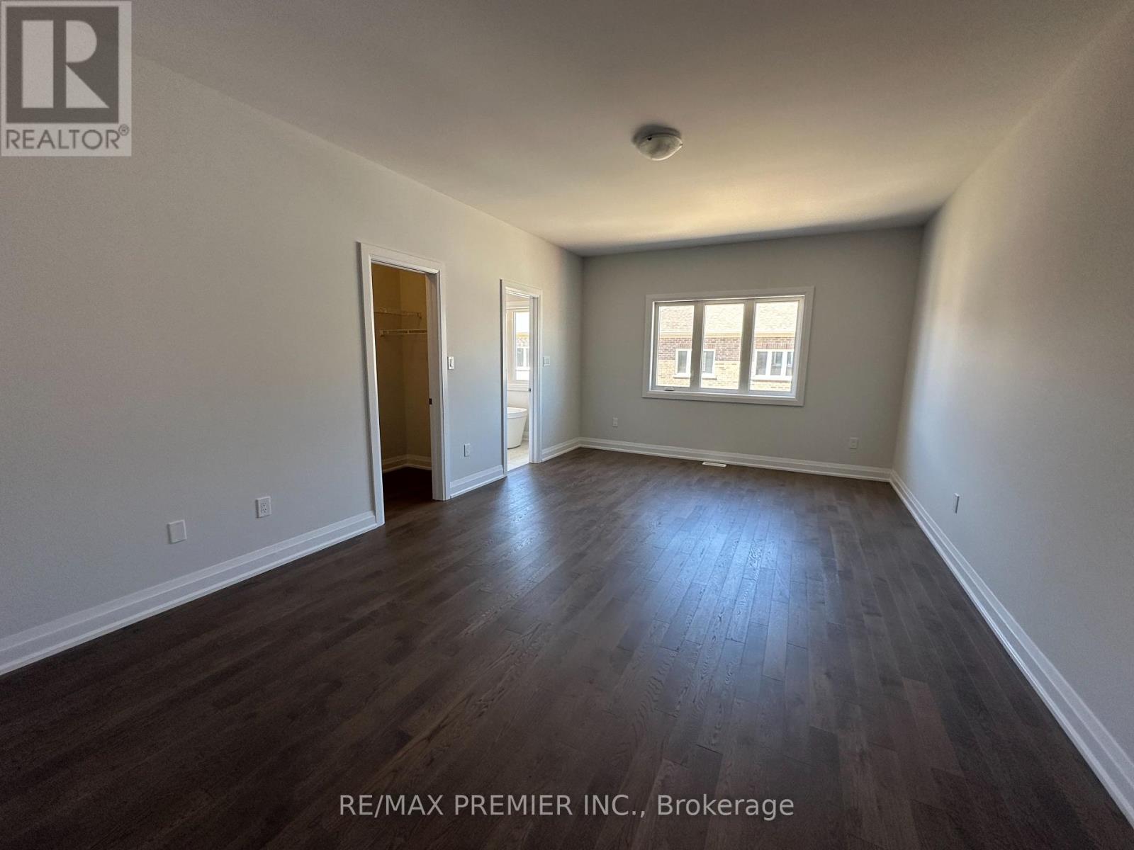 6 La Reine Avenue, Richmond Hill, Ontario  L4E 1N7 - Photo 20 - N12408126