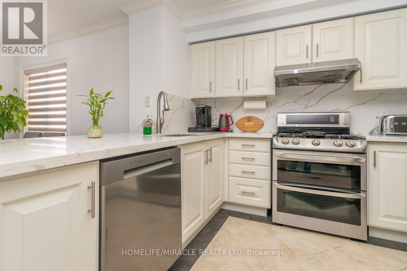 60 Forest Fountain Drive, Vaughan, Ontario  L4H 1S3 - Photo 10 - N12408132