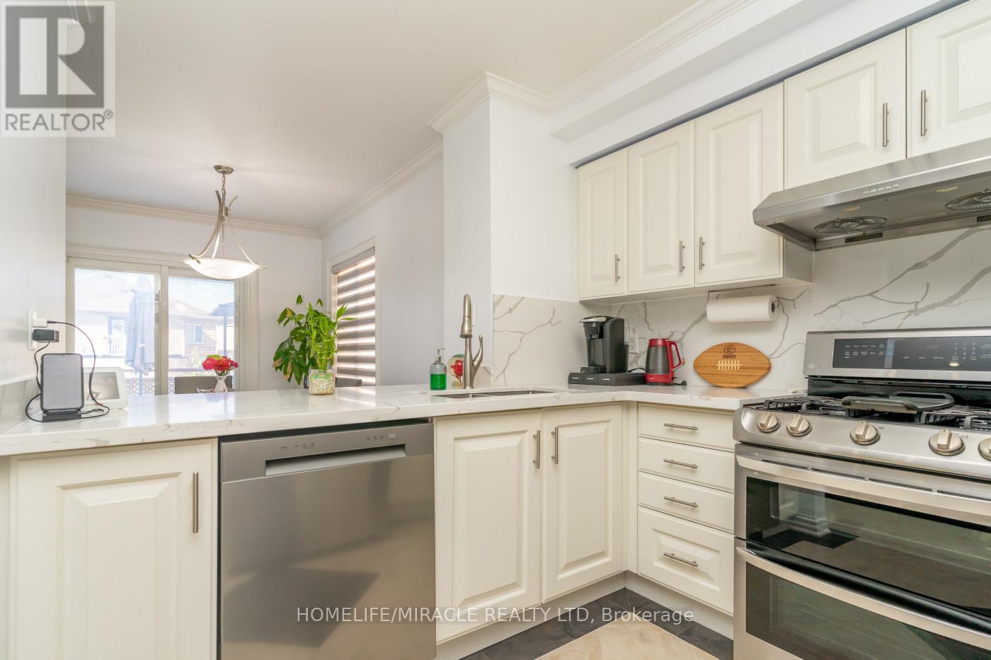60 Forest Fountain Drive, Vaughan, Ontario  L4H 1S3 - Photo 13 - N12408132