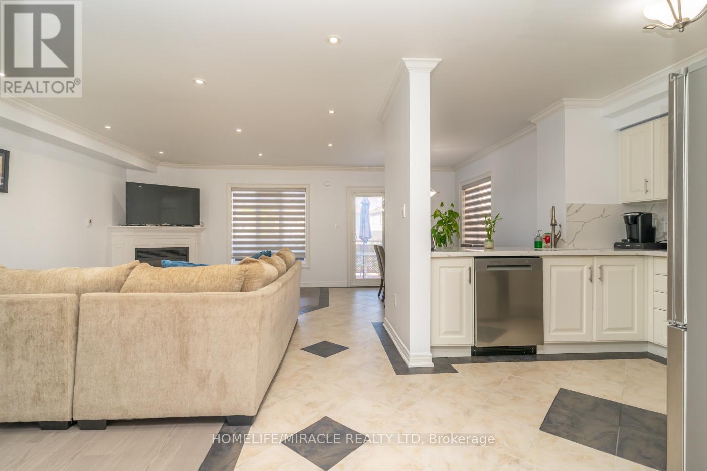 60 Forest Fountain Drive, Vaughan, Ontario  L4H 1S3 - Photo 8 - N12408132