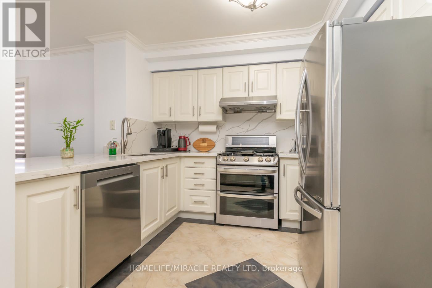 60 Forest Fountain Drive, Vaughan, Ontario  L4H 1S3 - Photo 9 - N12408132