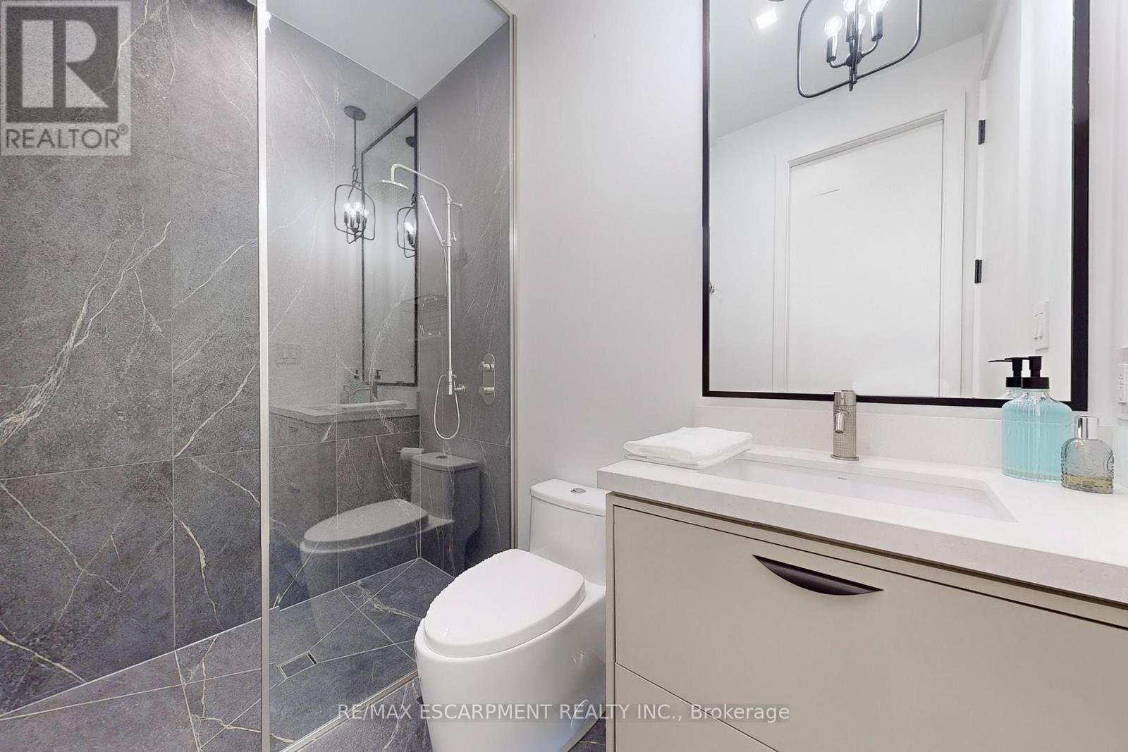 977 Gorton Avenue, Burlington (Bayview), Ontario  L7T 1S6 - Photo 27 - W12408137