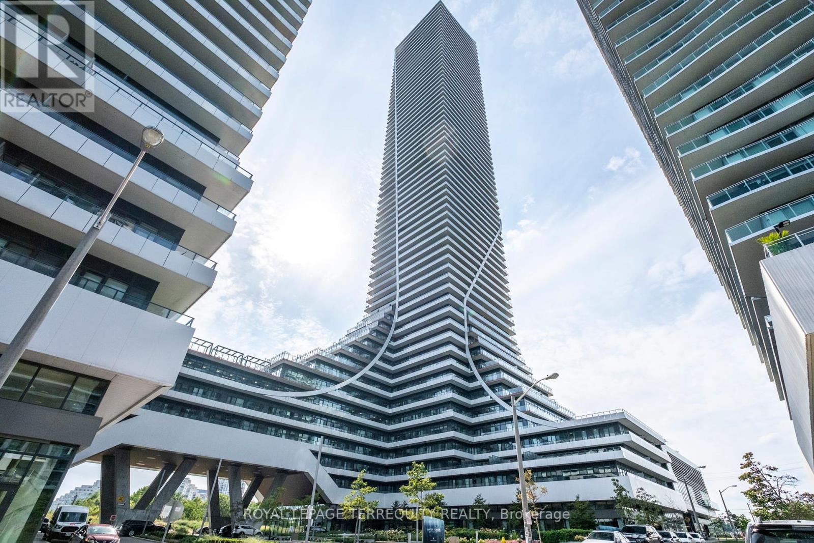 528 - 30 Shore Breeze Drive, Toronto, Ontario  M8V 0J1 - Photo 2 - W12403208