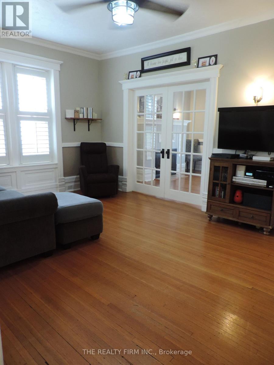 11 South Street E, Aylmer, Ontario  N5H 1P5 - Photo 7 - X12408168