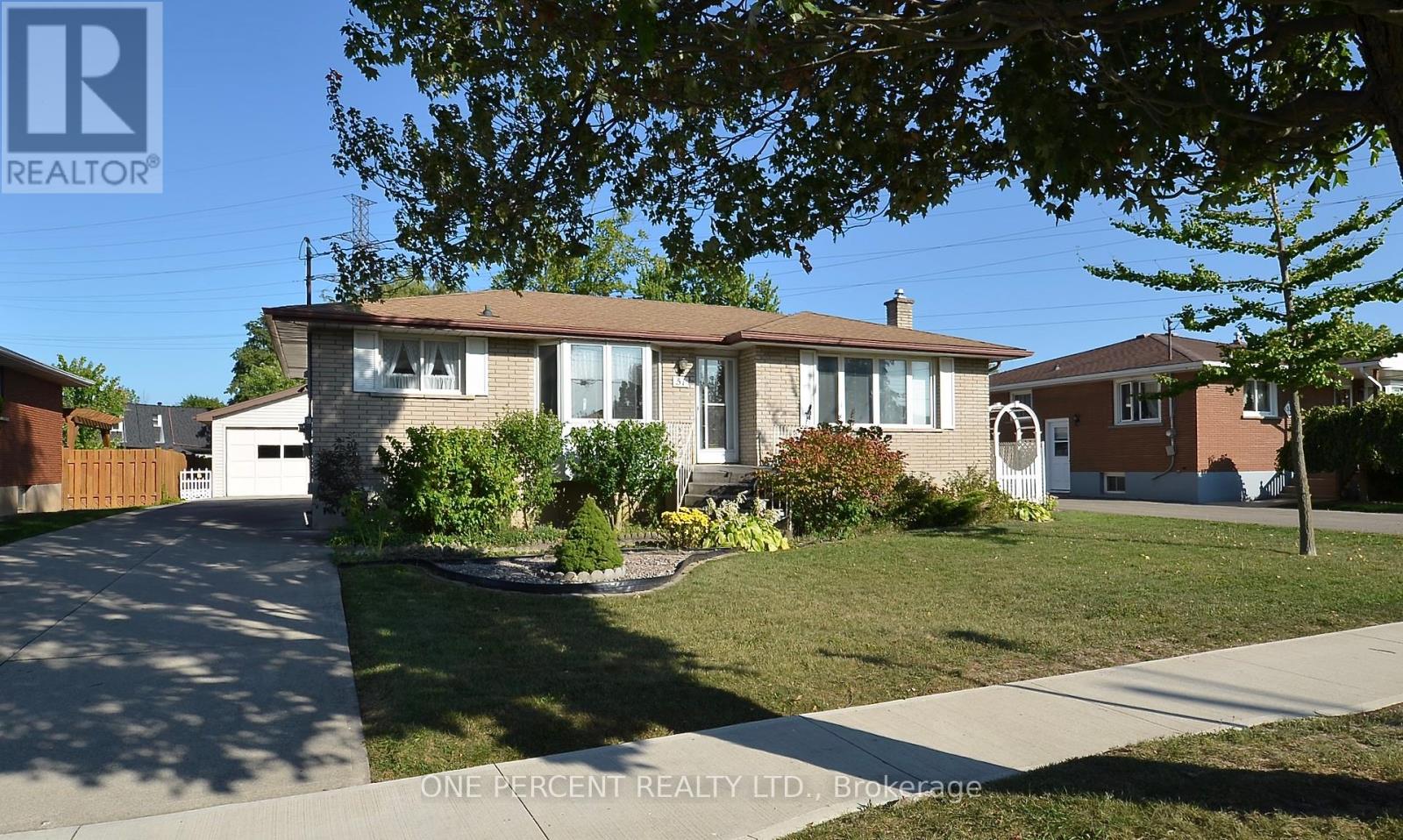 51 MEMORIAL PARK DRIVE, Welland, Ontario