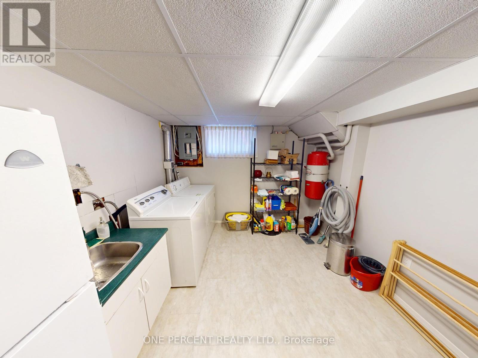51 Memorial Park Drive, Welland (Lincoln/crowland), Ontario  L3B 1A5 - Photo 16 - X12408122
