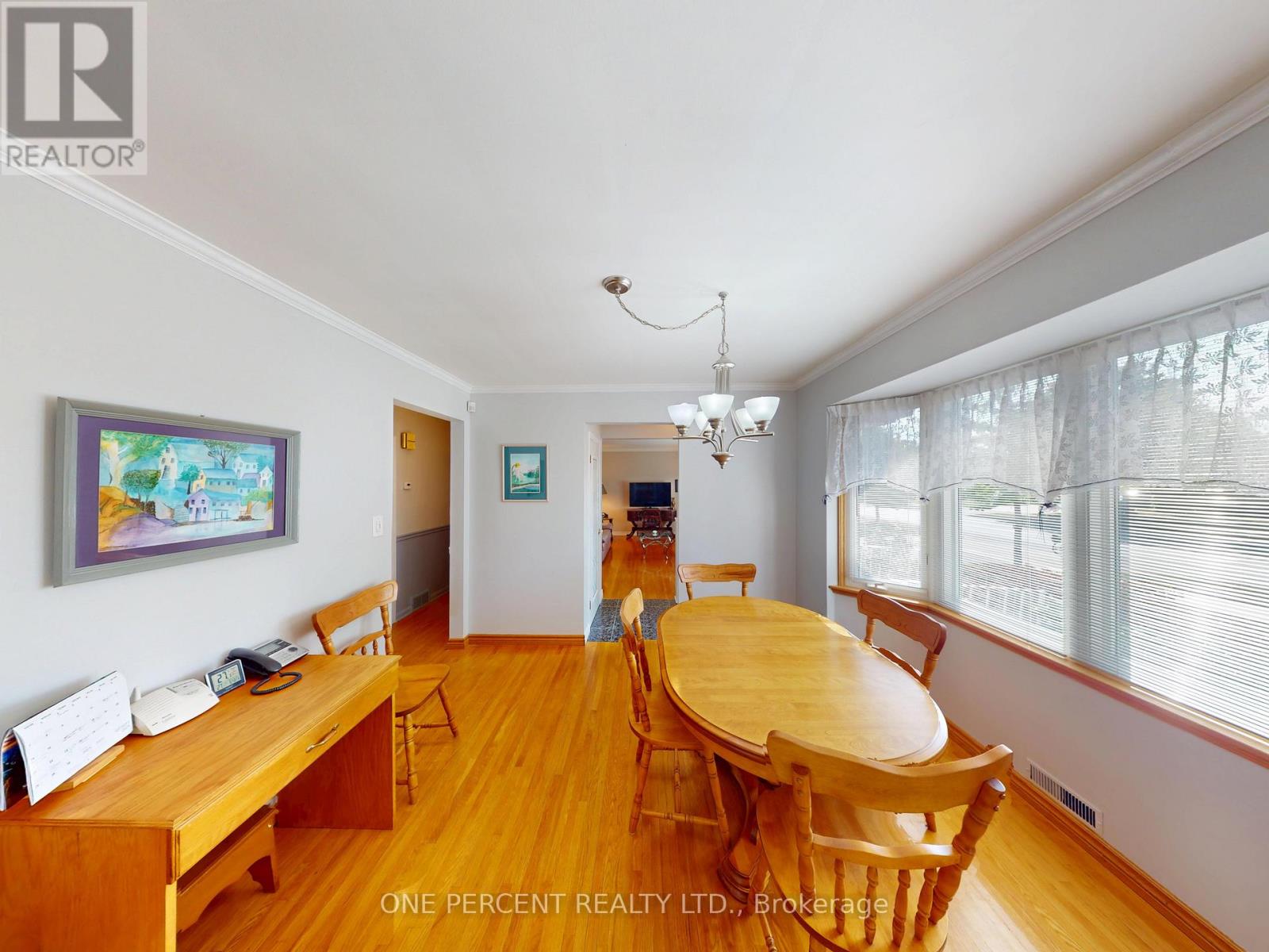 51 Memorial Park Drive, Welland (Lincoln/crowland), Ontario  L3B 1A5 - Photo 5 - X12408122