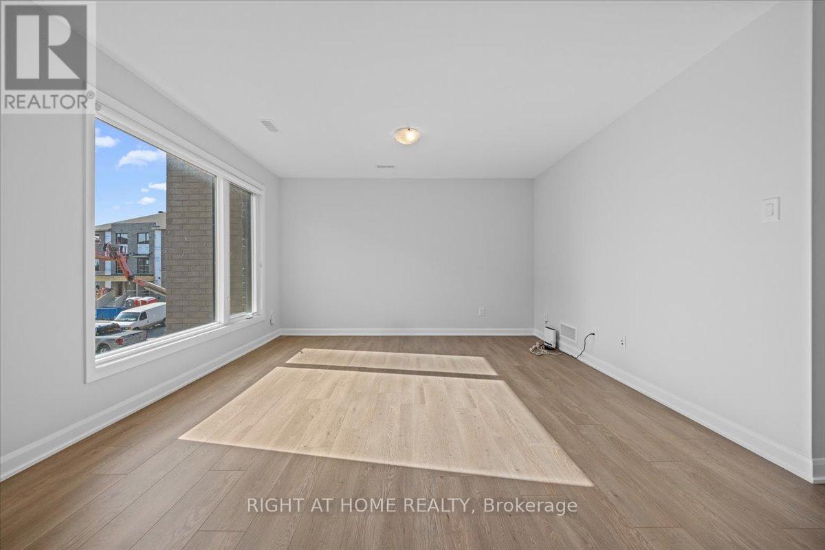 1328 Creekway Private, Ottawa, Ontario  K2T 0P6 - Photo 11 - X12408165