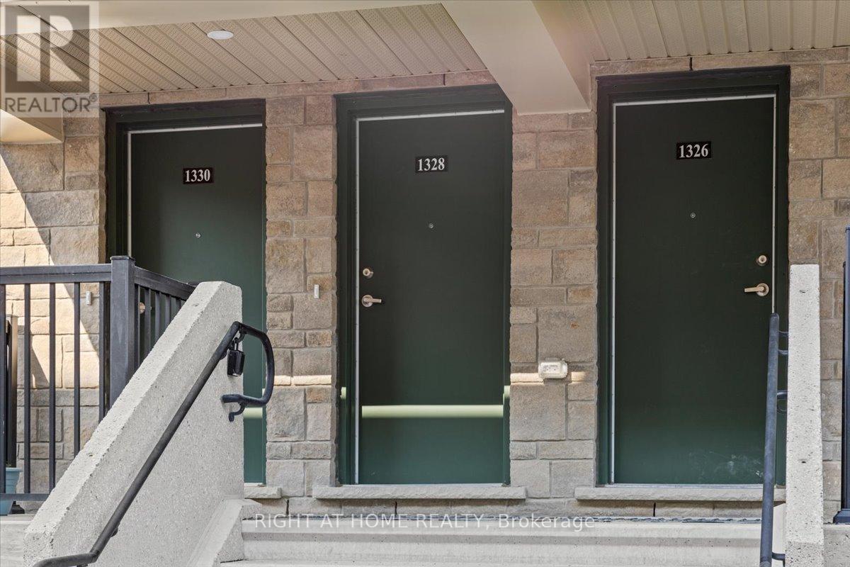 1328 Creekway Private, Ottawa, Ontario  K2T 0P6 - Photo 2 - X12408165