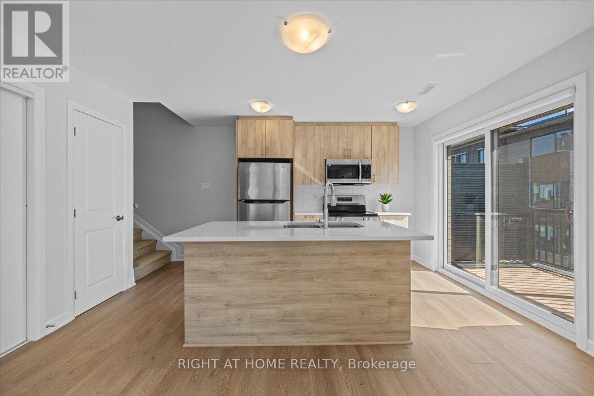 1328 Creekway Private, Ottawa, Ontario  K2T 0P6 - Photo 5 - X12408165