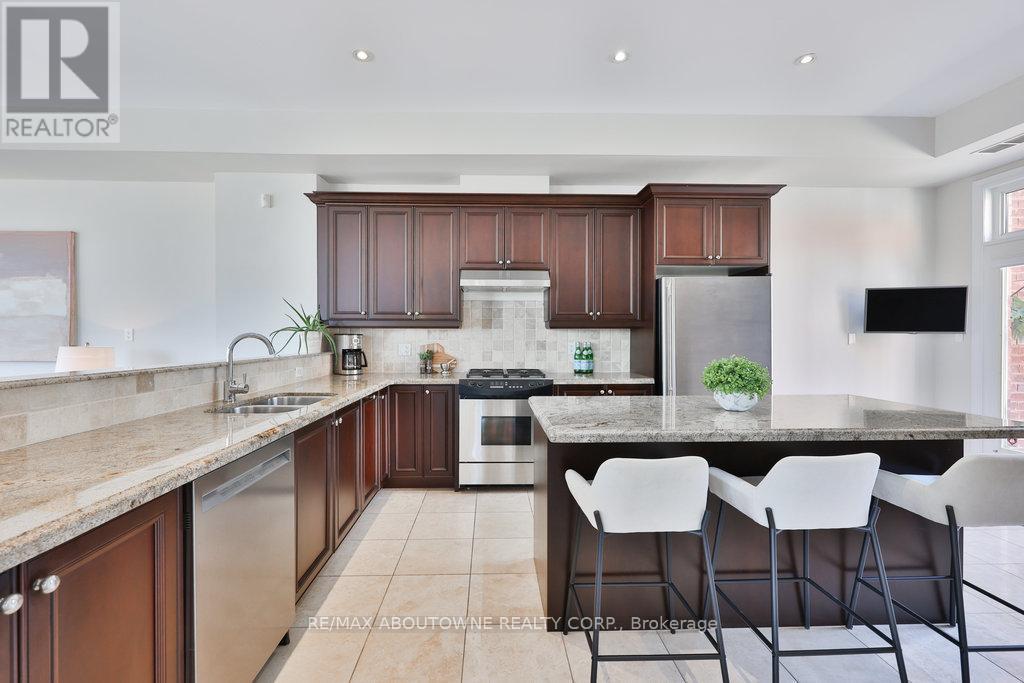 8 - 120 Bronte Road, Oakville, Ontario  L6L 3C1 - Photo 16 - W12408129