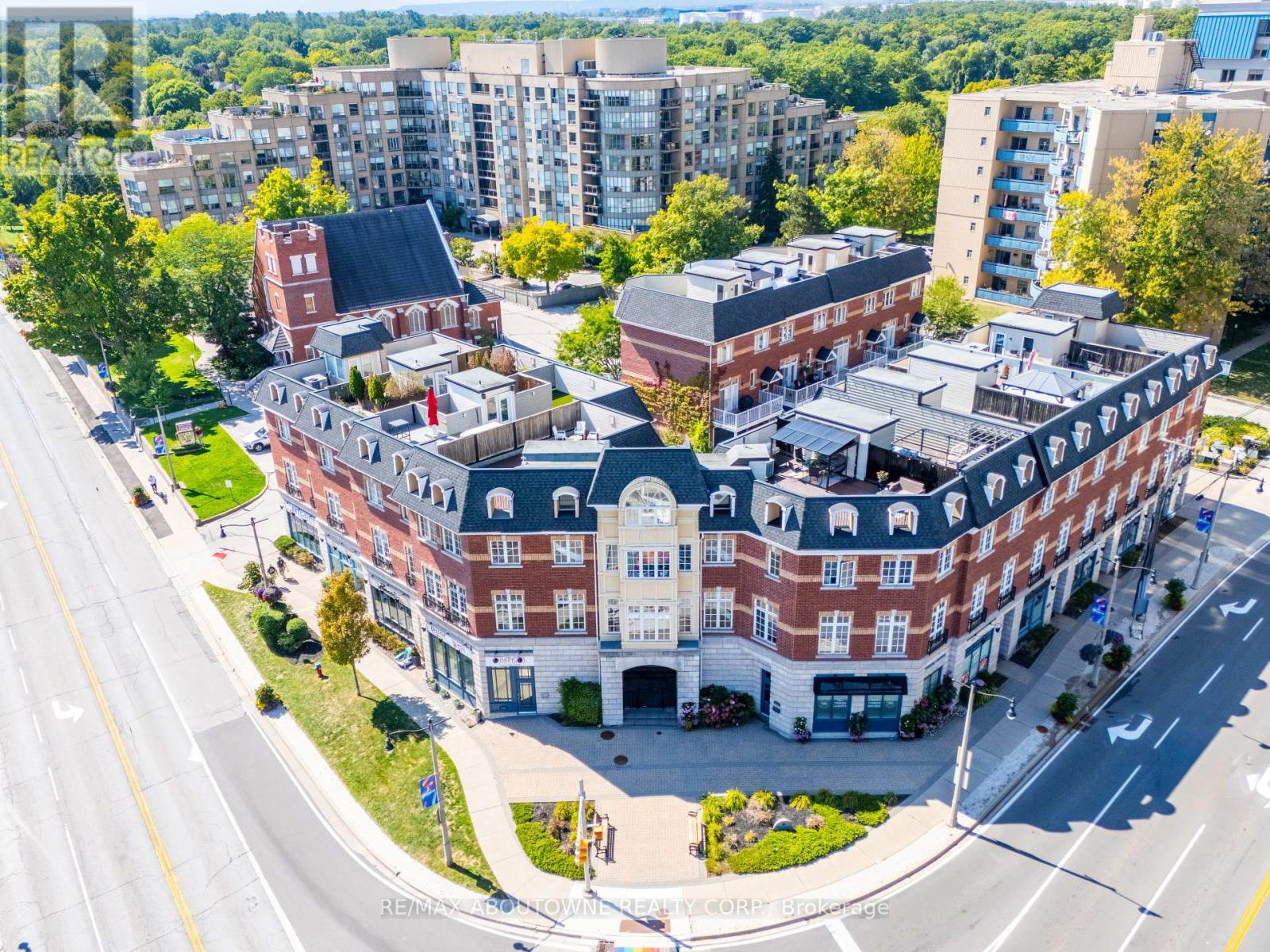 8 - 120 Bronte Road, Oakville, Ontario  L6L 3C1 - Photo 3 - W12408129