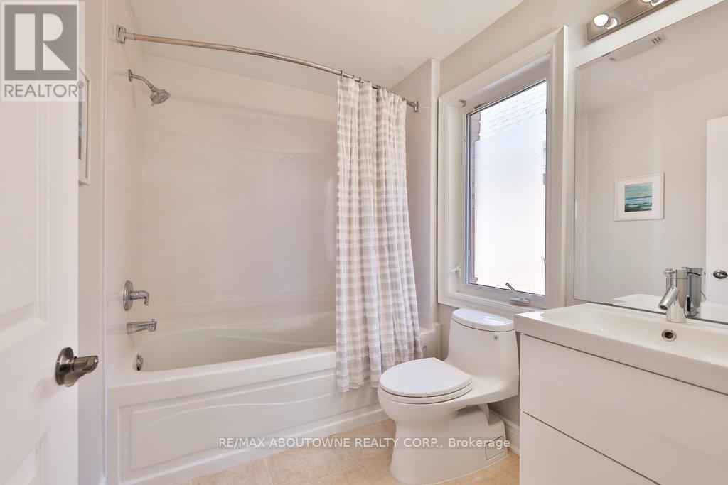 8 - 120 Bronte Road, Oakville, Ontario  L6L 3C1 - Photo 38 - W12408129