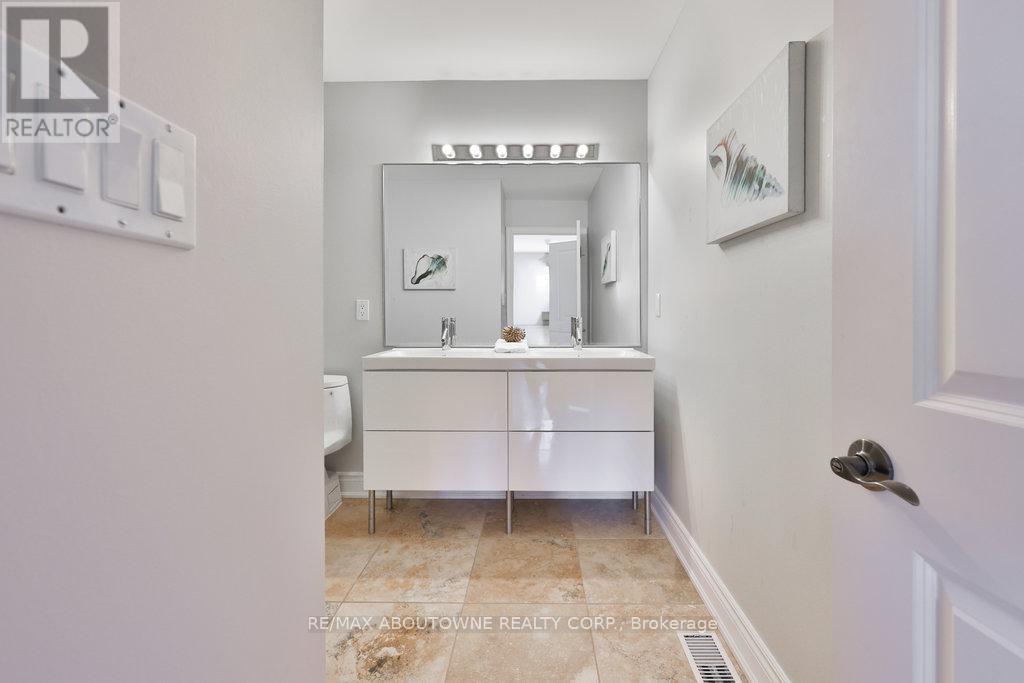 8 - 120 Bronte Road, Oakville, Ontario  L6L 3C1 - Photo 31 - W12408129