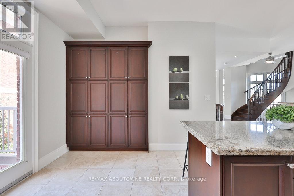 8 - 120 Bronte Road, Oakville, Ontario  L6L 3C1 - Photo 19 - W12408129