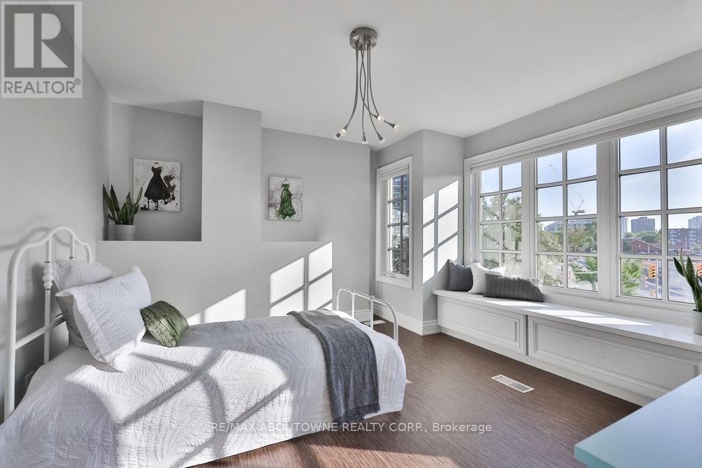 8 - 120 Bronte Road, Oakville, Ontario  L6L 3C1 - Photo 35 - W12408129