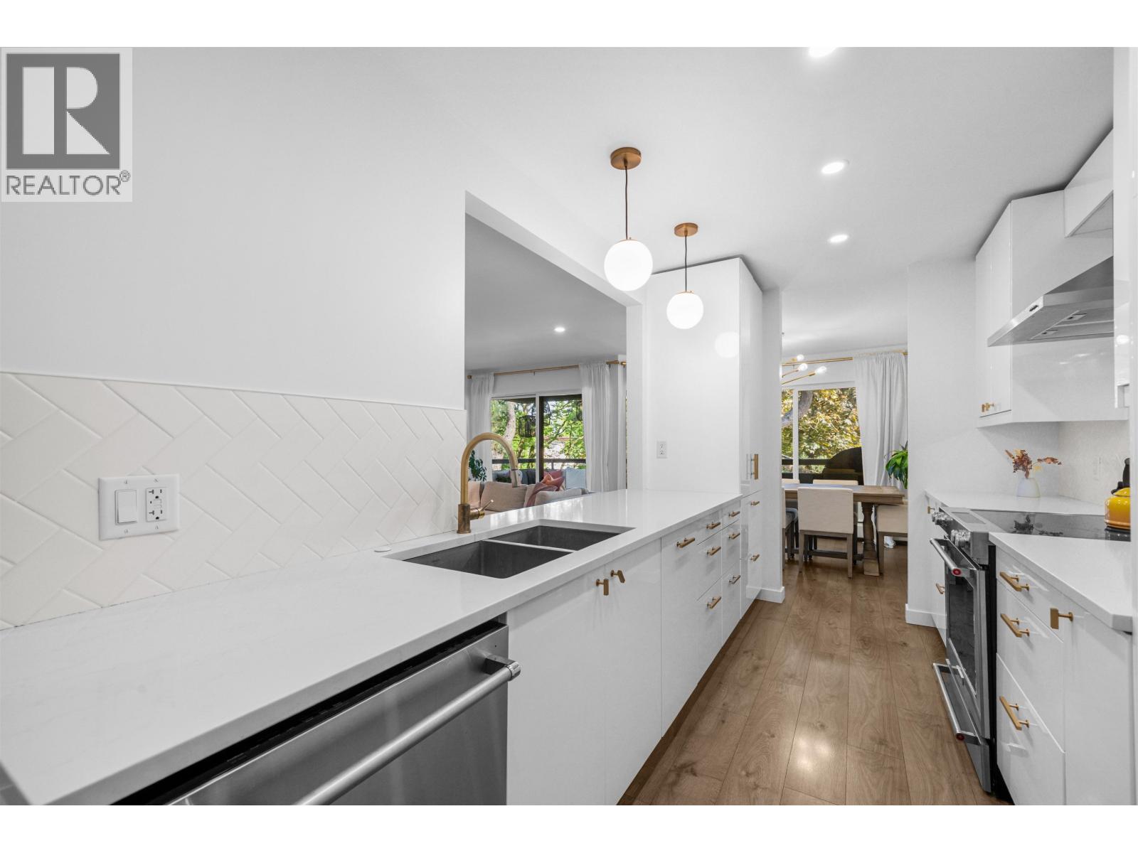 302 1720 W 12th Avenue, Vancouver, British Columbia  V6J 2E6 - Photo 12 - R3048910