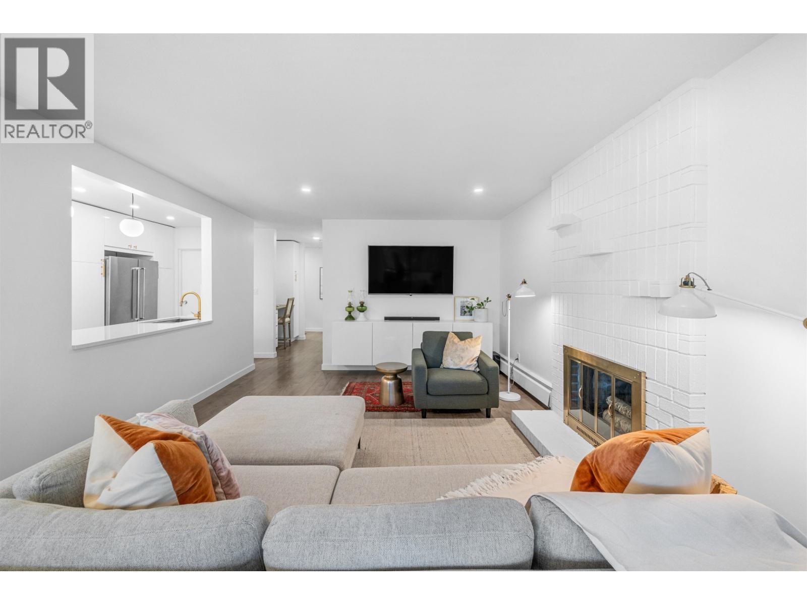 302 1720 W 12th Avenue, Vancouver, British Columbia  V6J 2E6 - Photo 2 - R3048910