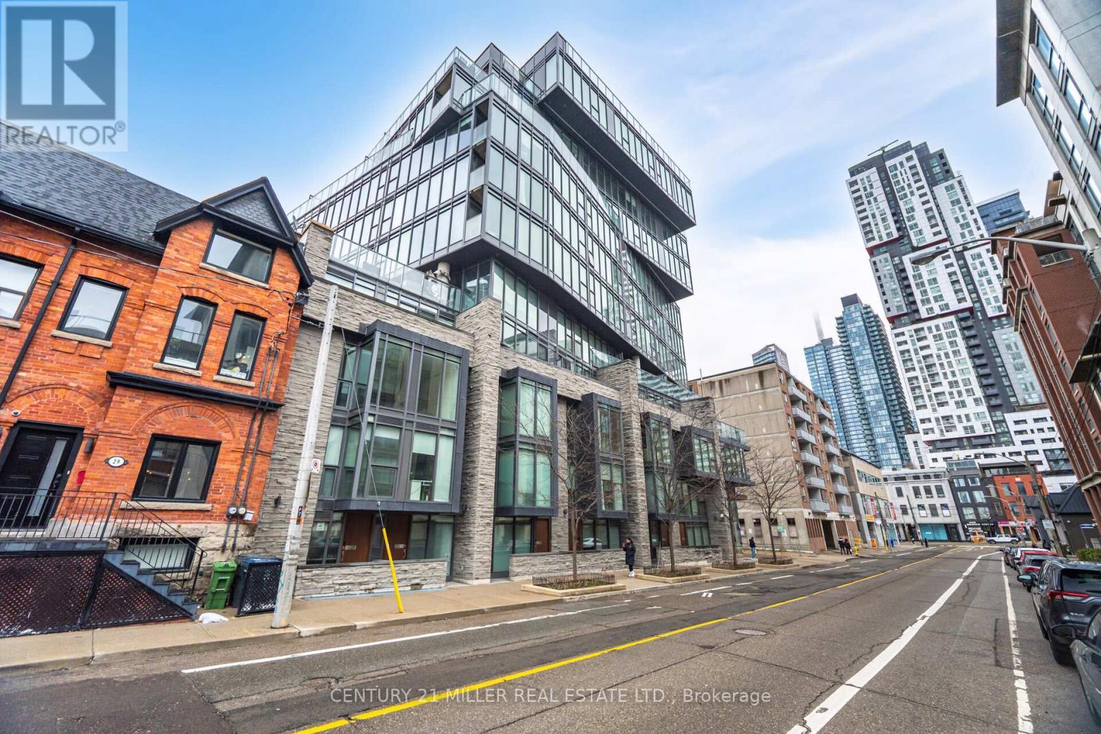 301 - 15 Beverley Street, Toronto, Ontario  M5T 1X8 - Photo 1 - C12408169