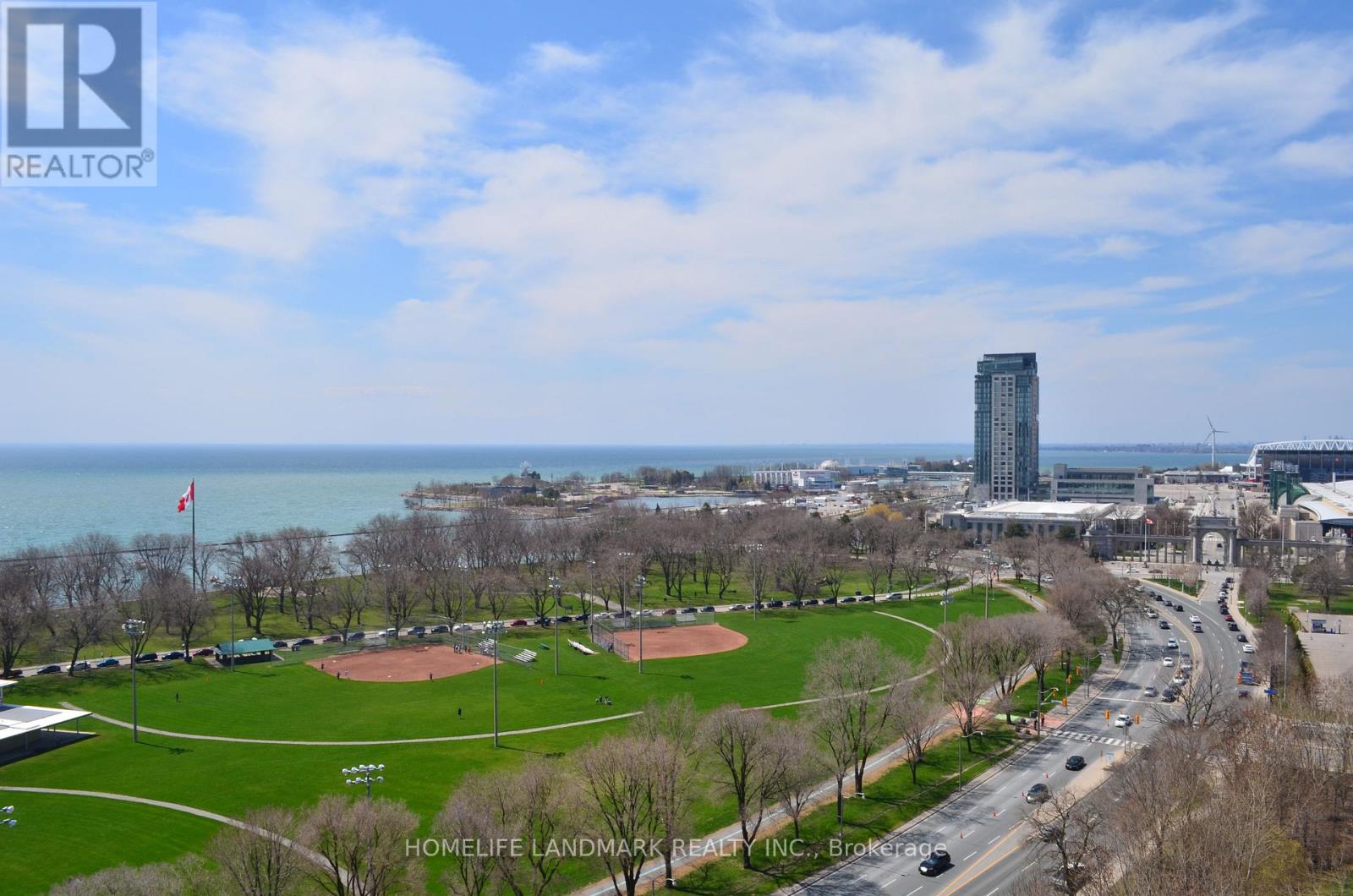 1704 - 215 Fort York Boulevard, Toronto (Waterfront Communities), Ontario  M5V 4A2 - Photo 1 - C12408173