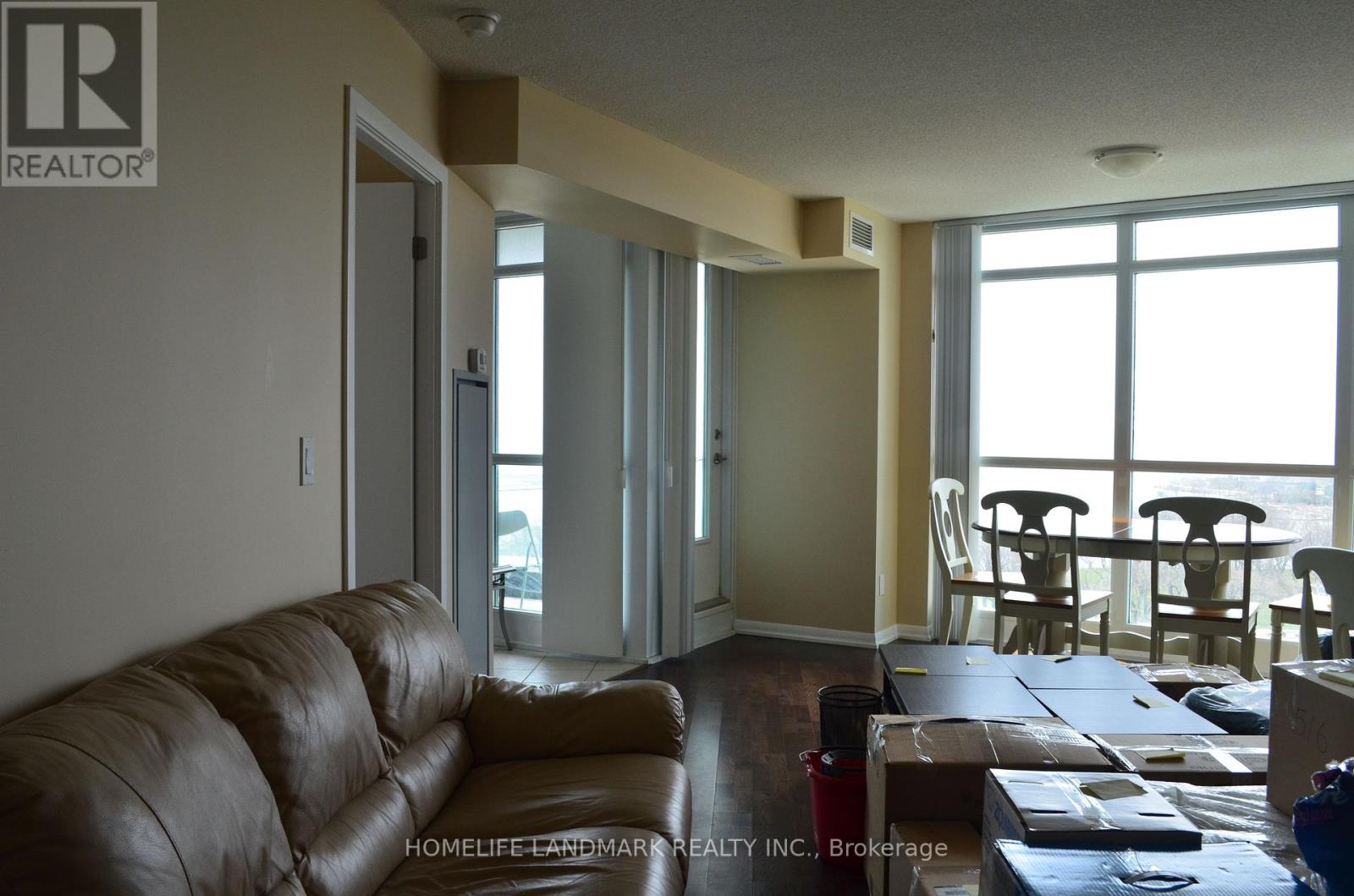 1704 - 215 Fort York Boulevard, Toronto (Waterfront Communities), Ontario  M5V 4A2 - Photo 4 - C12408173