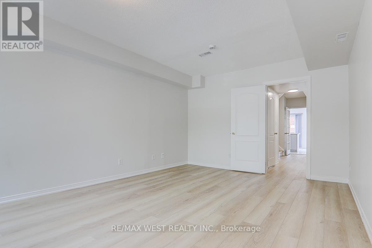 20 Azzarello Lane, Toronto, Ontario  M4J 5C4 - Photo 14 - E12408171