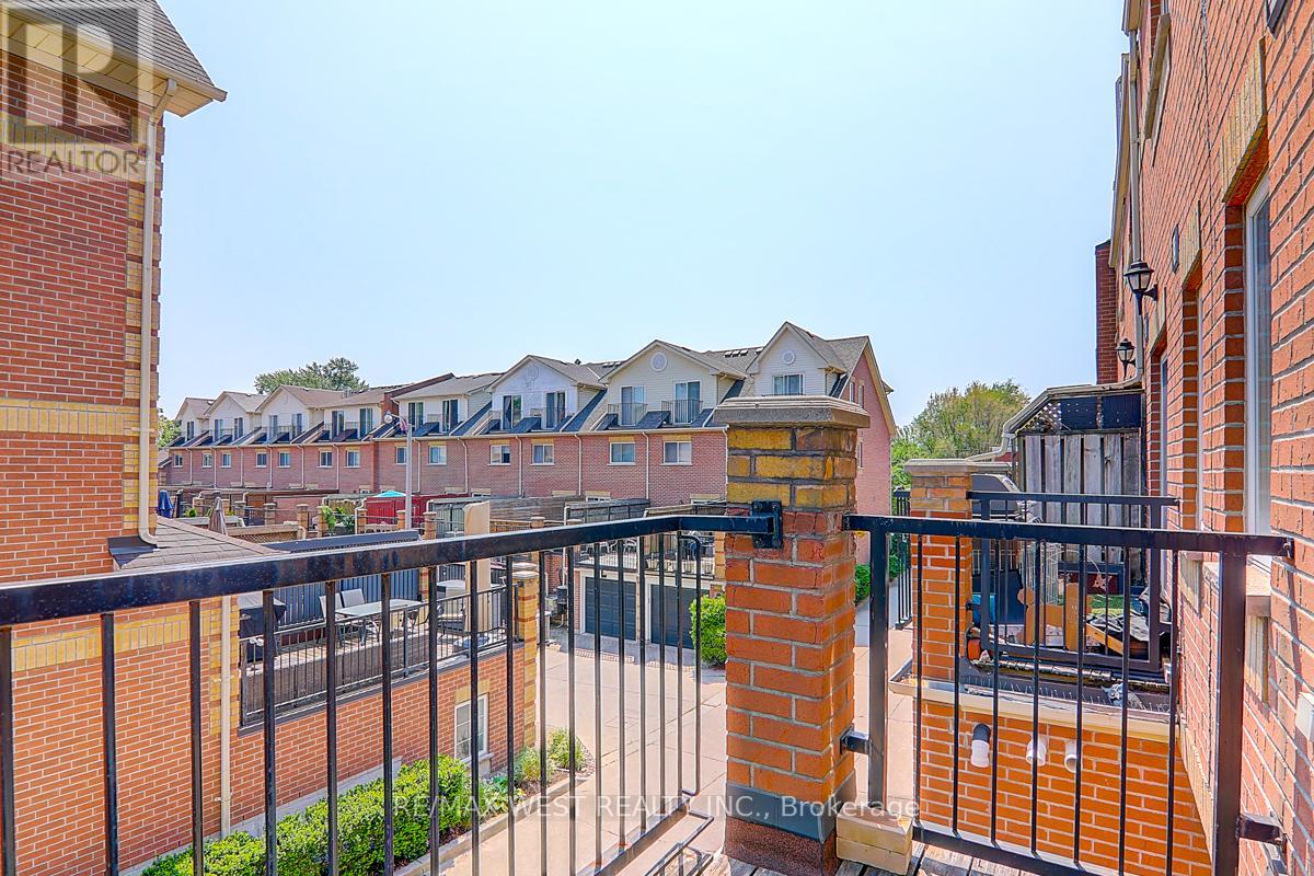20 Azzarello Lane, Toronto, Ontario  M4J 5C4 - Photo 24 - E12408171