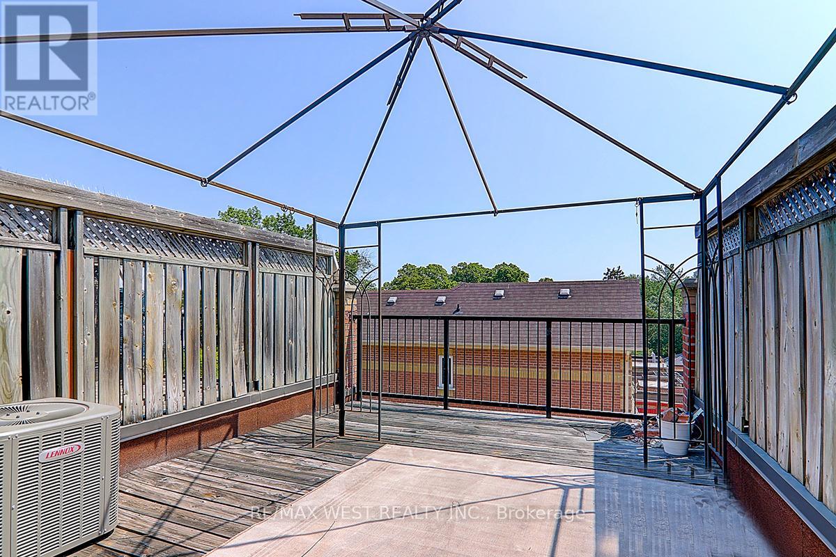 20 Azzarello Lane, Toronto, Ontario  M4J 5C4 - Photo 35 - E12408171