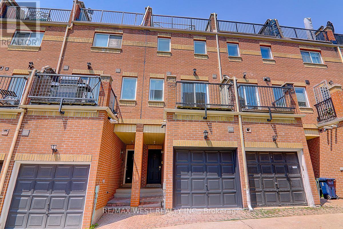 20 Azzarello Lane, Toronto, Ontario  M4J 5C4 - Photo 4 - E12408171