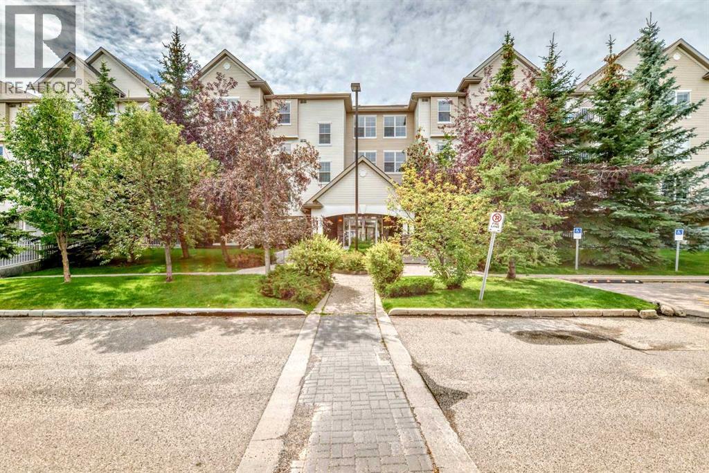 411, 2000 Applevillage Court Se, Calgary, Alberta  T2A 7Z4 - Photo 1 - A2250049