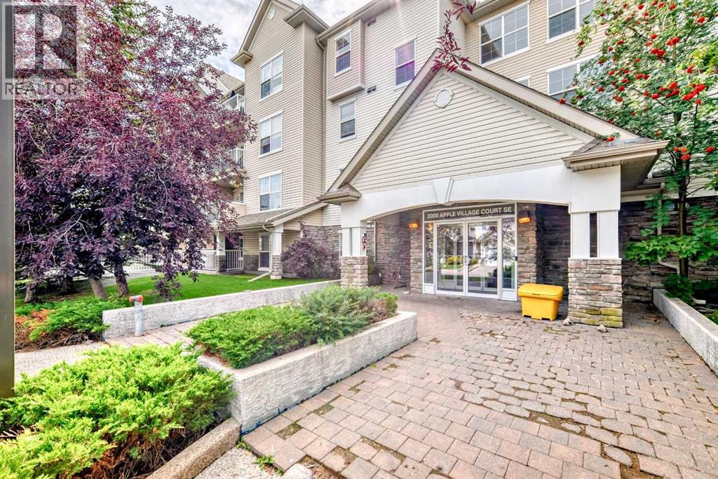 411, 2000 Applevillage Court Se, Calgary, Alberta  T2A 7Z4 - Photo 3 - A2250049